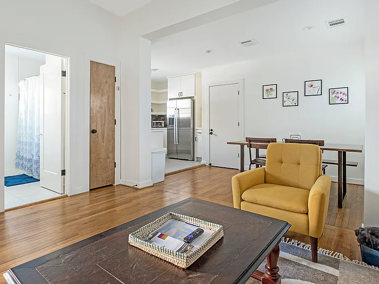 5004 Crawford St #C — Photo 1