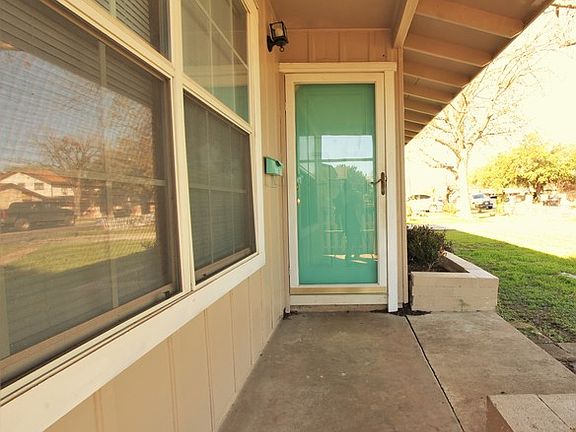 2nd image of 4466 Lark Ave