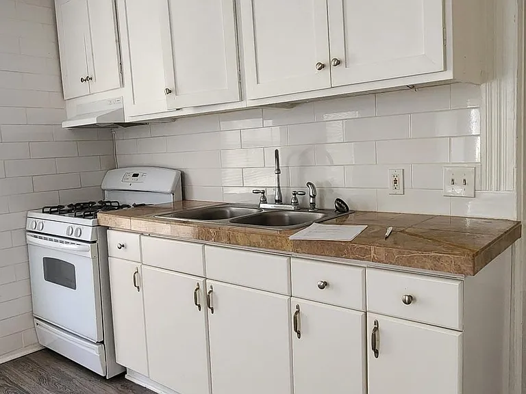 13 Dry Hill Rd #2 — Photo 1