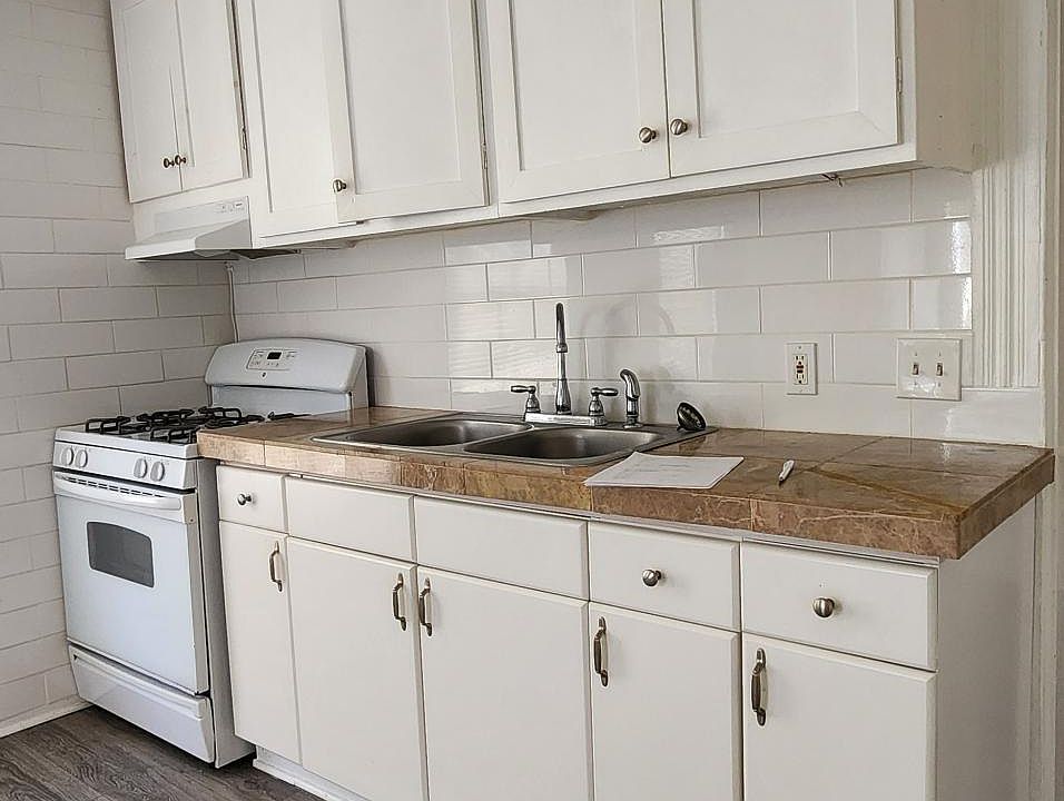 1st image of 13 Dry Hill Rd Unit 2