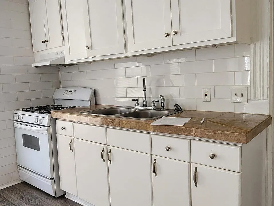 13 Dry Hill Rd #2