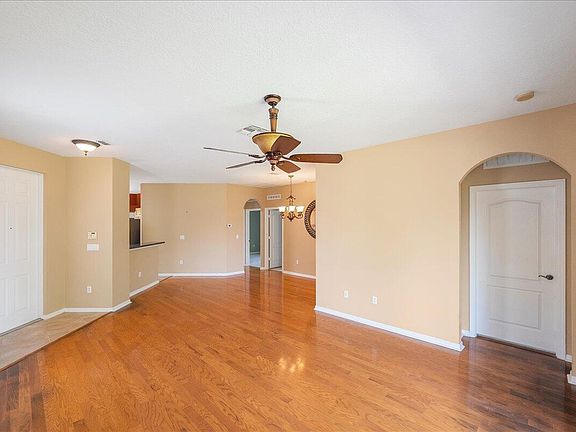 3rd image of 9925 SW Stonegate Drive