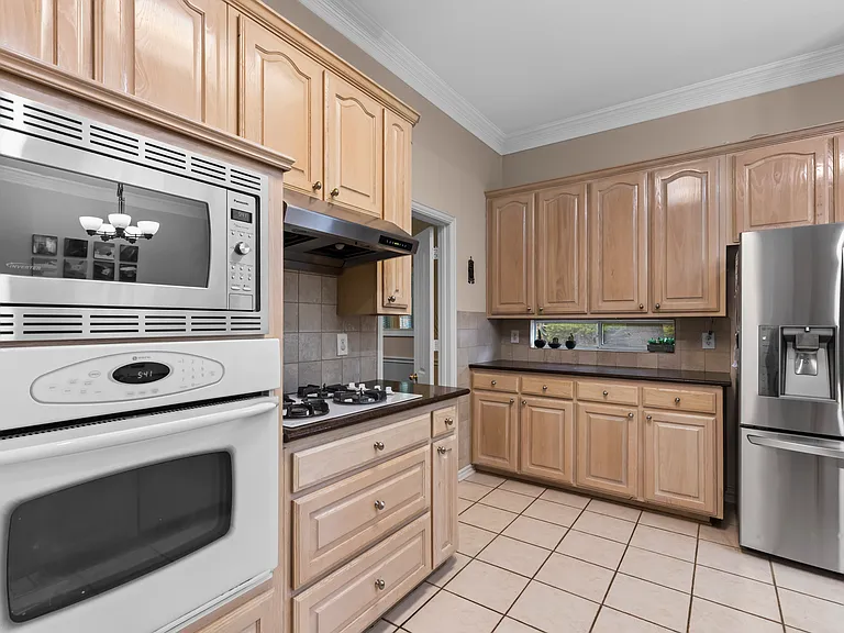 3513 Sandy Trail Ln — Photo 16