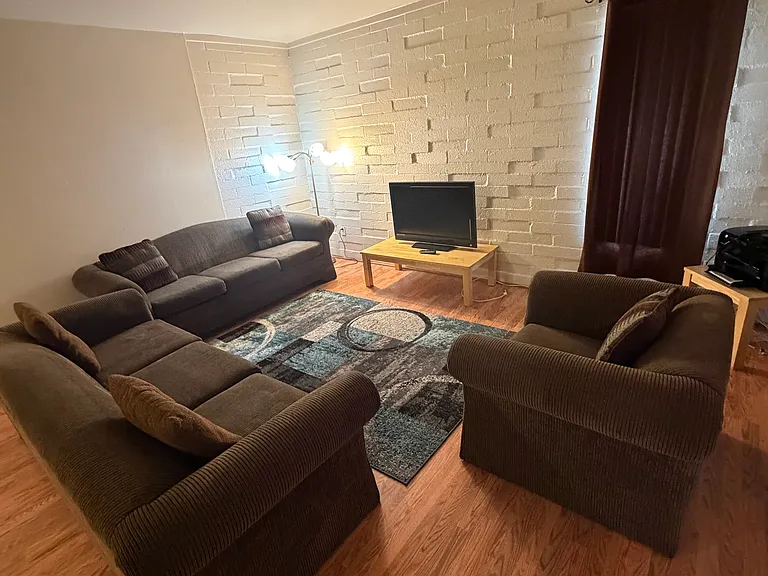 911 N Euclid Ave #207 — Photo 16