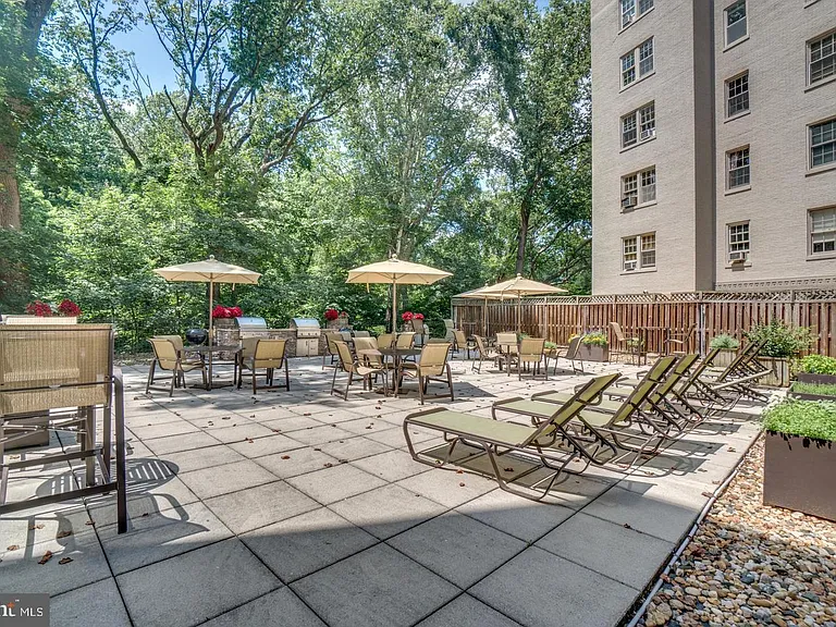 2737 Devonshire Pl NW #110 — Photo 32