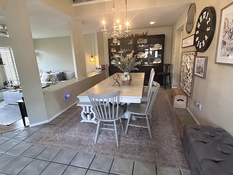 2511 E Shaw Butte Dr — Photo 3
