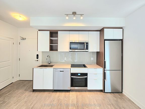 2nd image of 543 Richmond St W #1212