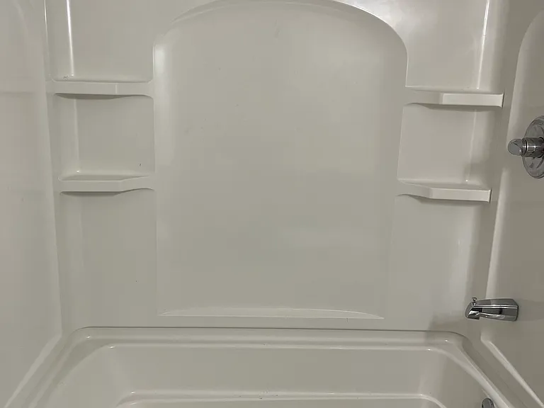 Full piece tub