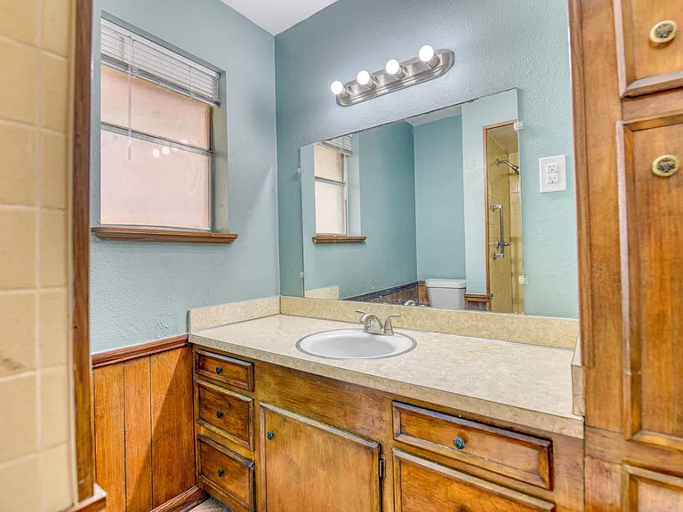 6028 Fairway Ave — Photo 8