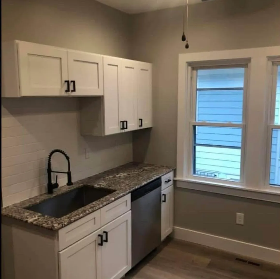 171 Blaine Ave — Photo 3