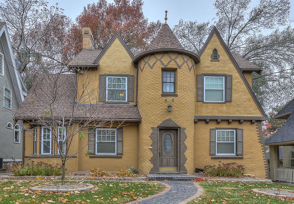 7228 Ward Pkwy, Kansas City, MO 64114 | Zillow