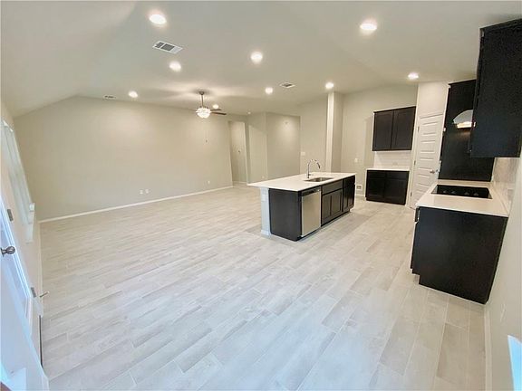 5th image of 20915 Oak Dale Dr