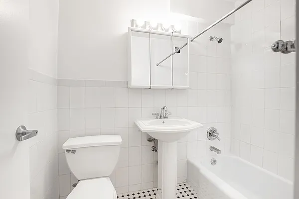 Rented by Stonehenge NYC LLC | media 16