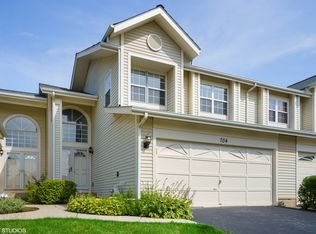 704 Newbury Ln, Schaumburg, IL