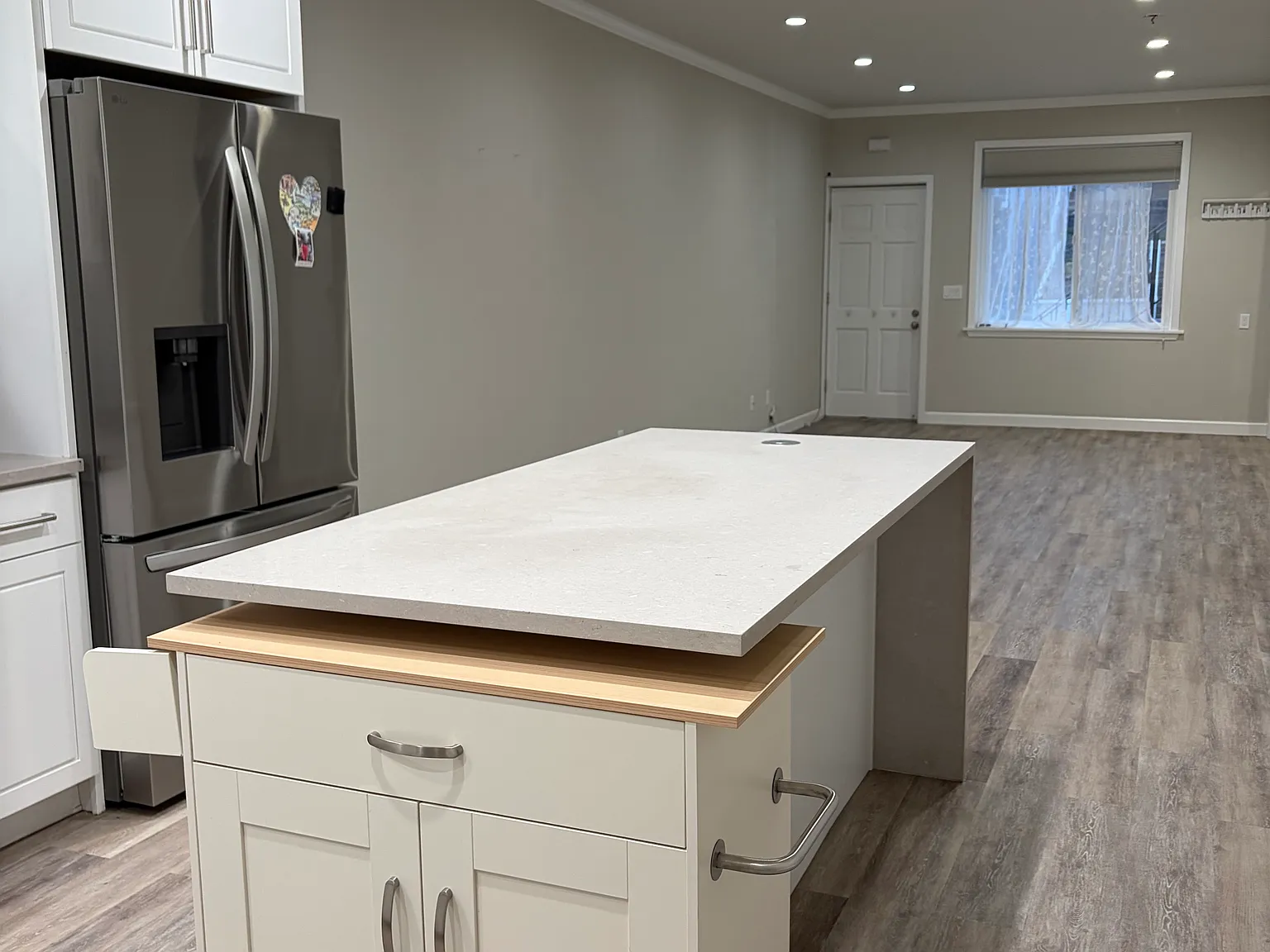 2 bed, 950 sqft, $5,500 — Photo 3