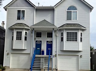 3722 S Corbett Ave, Portland, OR 97239