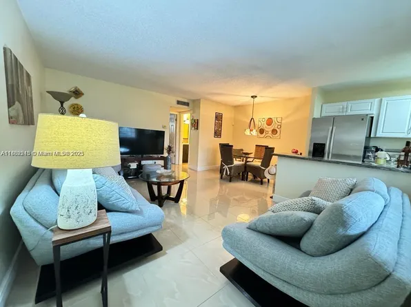 5300 Washington St APT I208, Hollywood, FL 33021