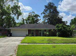 8244 Harry Dr, Baton Rouge, LA 70806