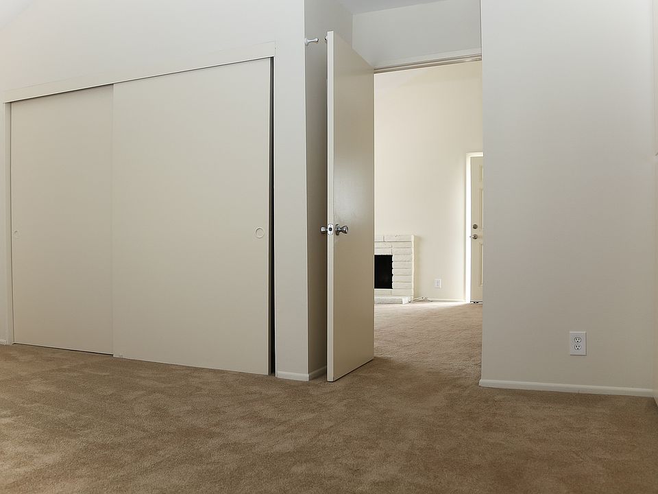 Good size bedrooms with wall to wall closets