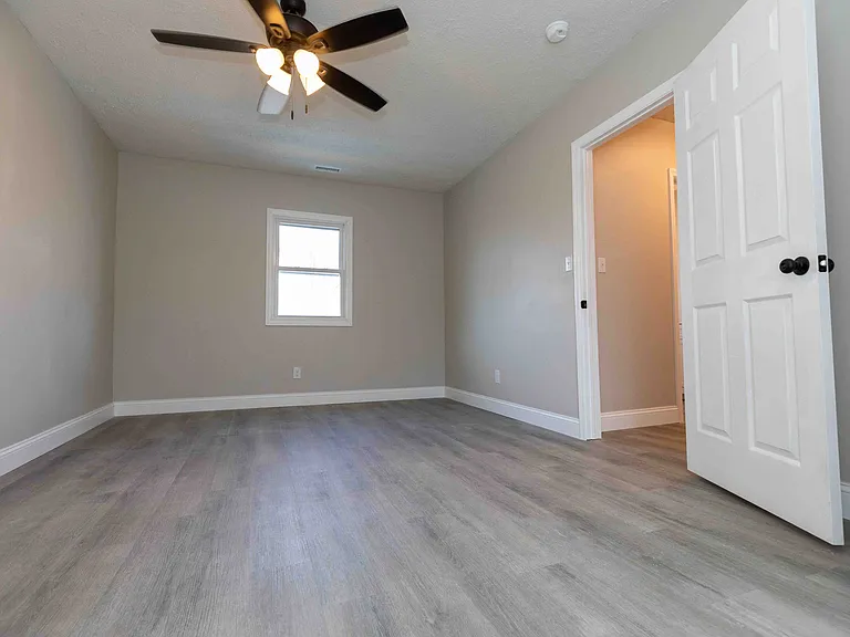 1818 Dallas Ave — Photo 16