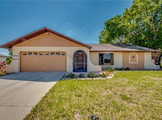 902 SE 21st St, Cape Coral, FL 33990
