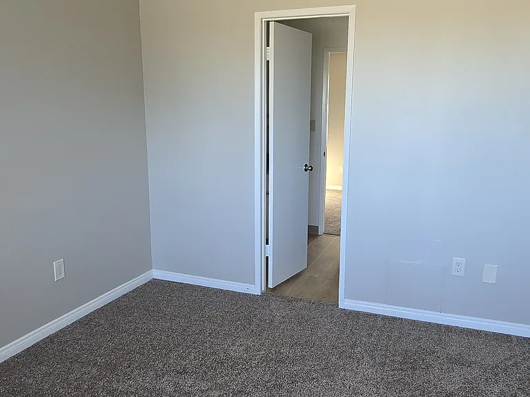 Townhouse Apartments — Photo 8