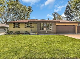 2427 Andrew Dr, Dyer, IN 46311