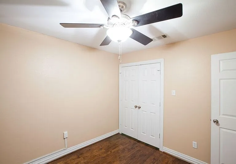 4741 Bradford Dr #B — Photo 24