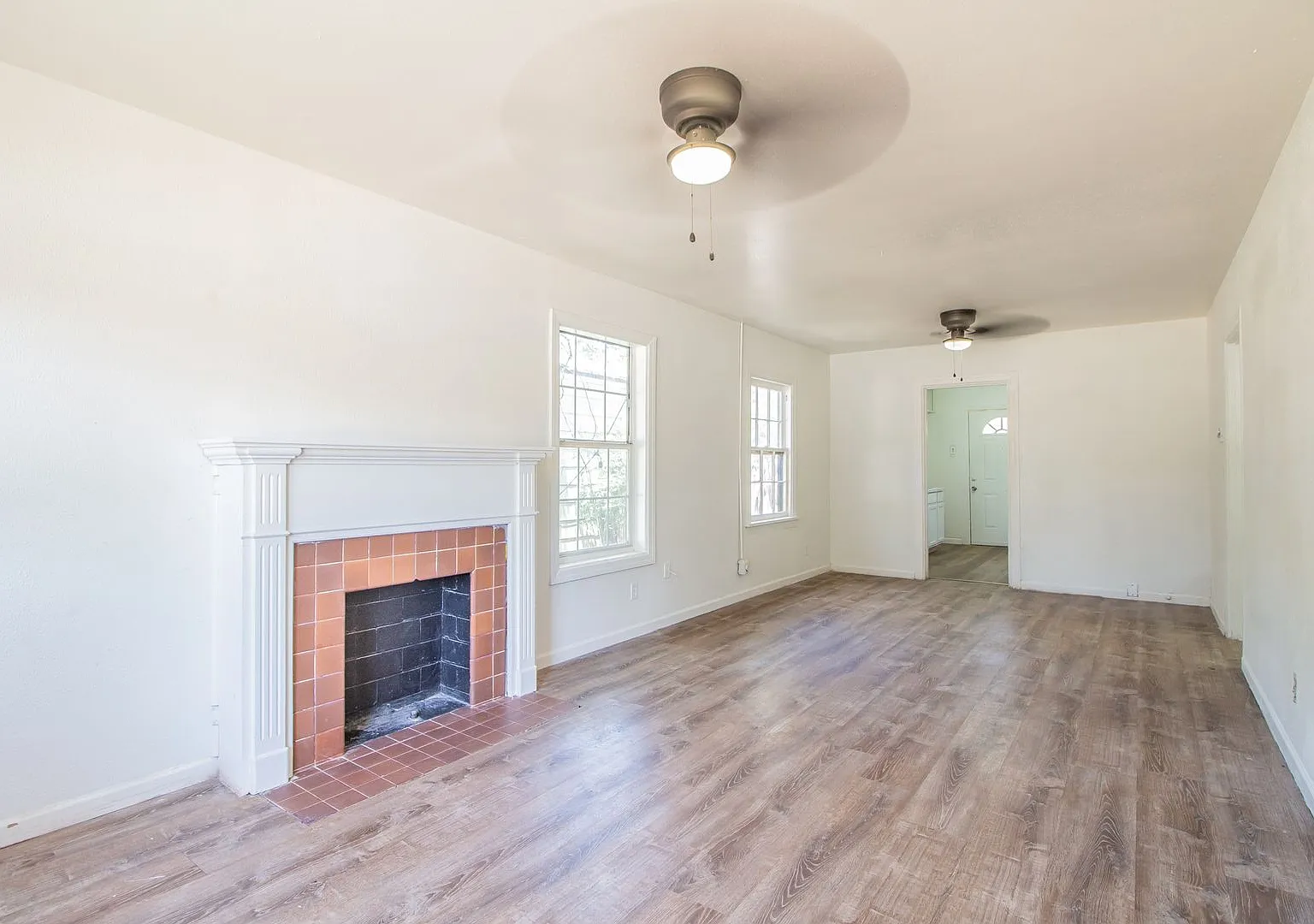 Updated 2 bed 1 bath house — Photo 2
