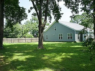 121 Matt Ln — Photo 11