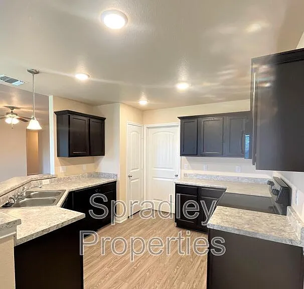 2214 Justice Dr — Photo 3