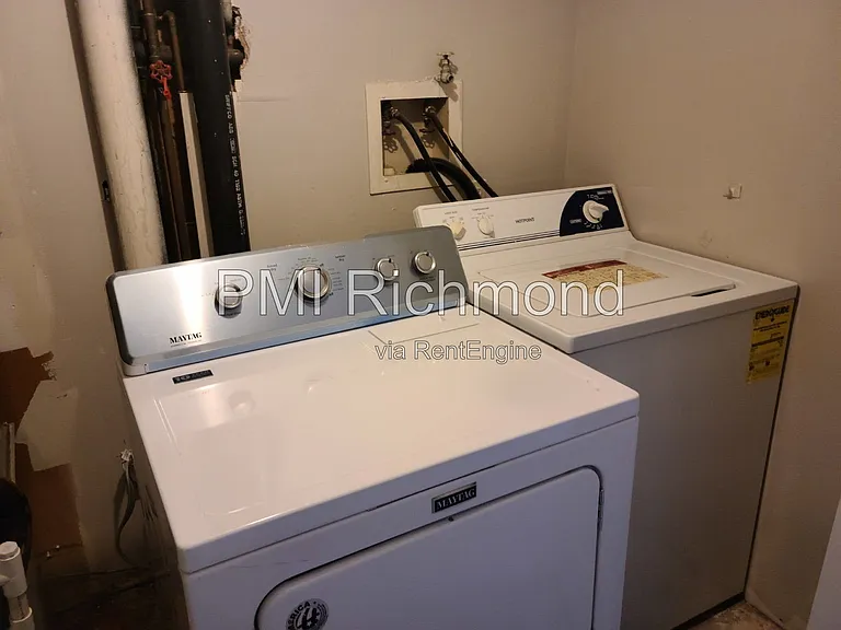 9623 Greenmeadow Cir — Photo 10