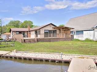 25 Lakeside Ln, Fox Lake, IL