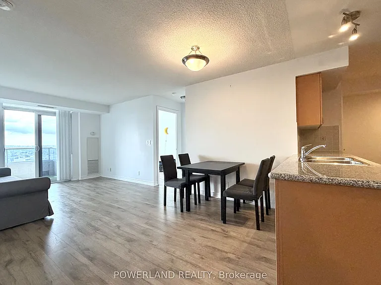 33 Cox Blvd #1521 — Photo 7