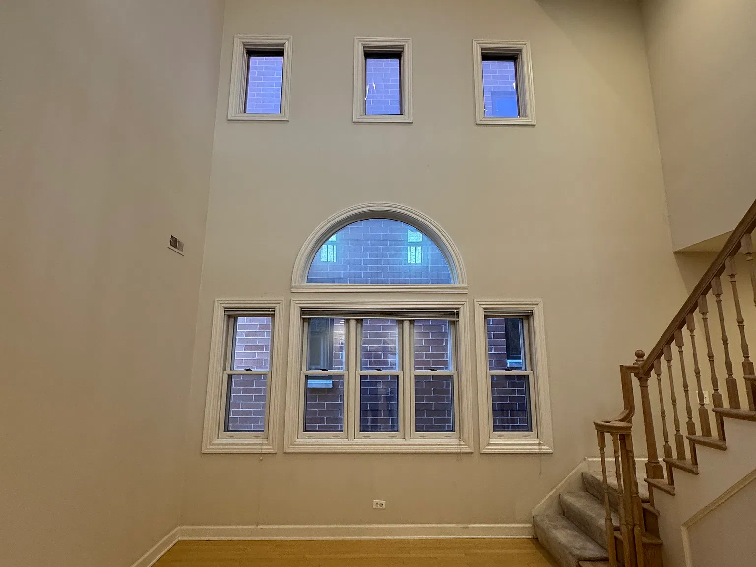 927 W Altgeld Street — Photo 2