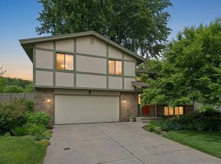 503 Laredo Ln, Chanhassen, MN 55317
