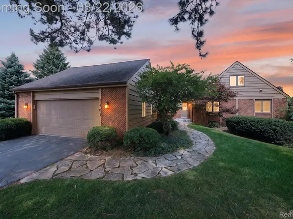 5461 Countryside Dr, Saline, MI 48176
