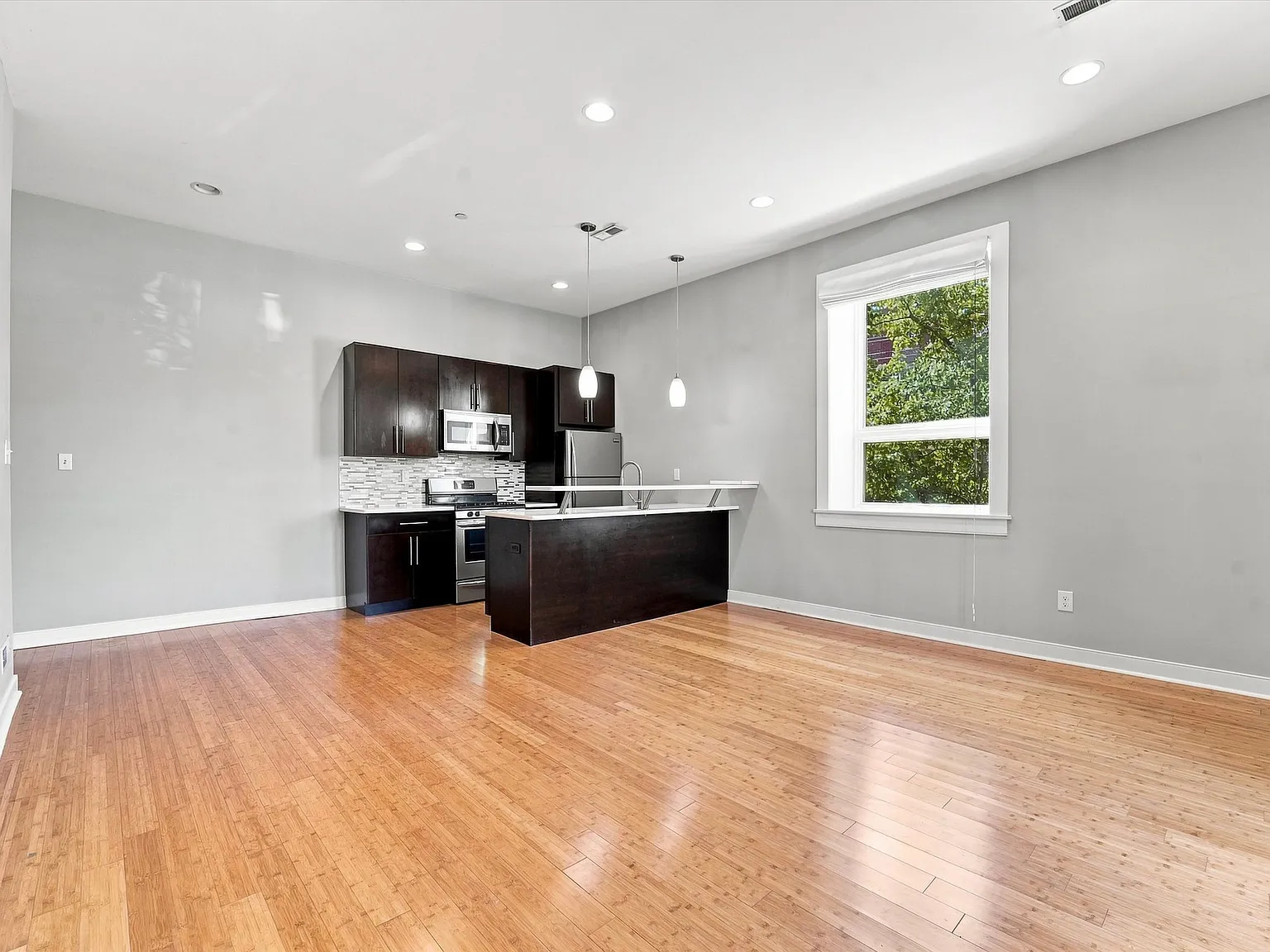 1 bed, 700 sqft, $1,650 — Photo 1