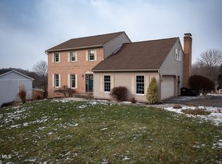 215 Bonnie Ln, Hollidaysburg, PA 16648