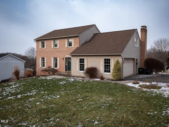 215 Bonnie Ln, Hollidaysburg, PA 16648