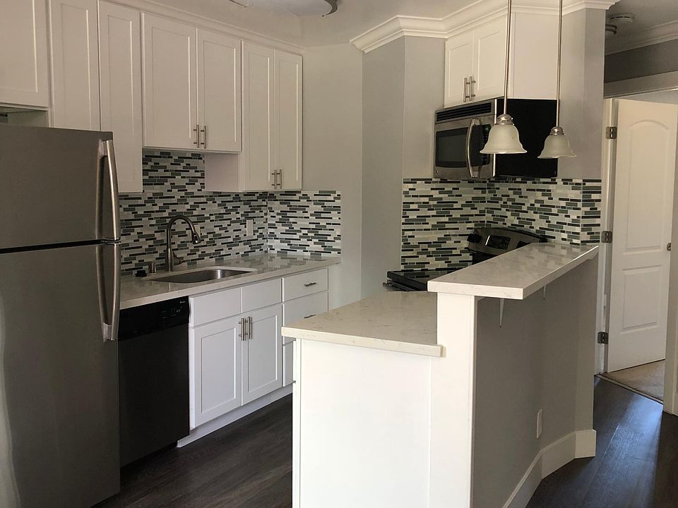 1st image of 3670 Peacock Ct APT 10