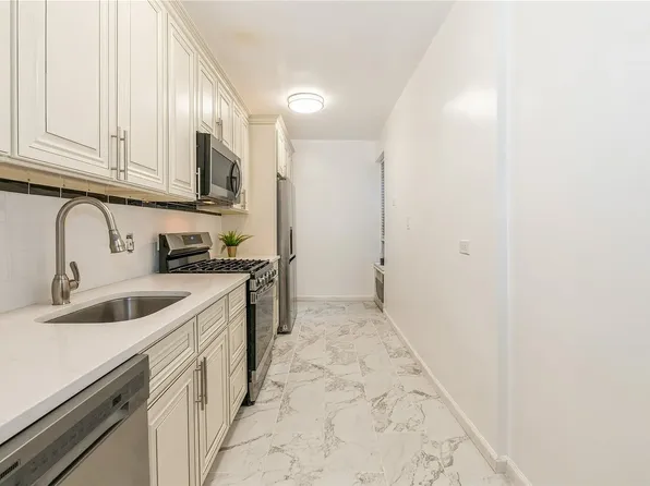41-21 42nd St #1AA, Sunnyside, NY 11104