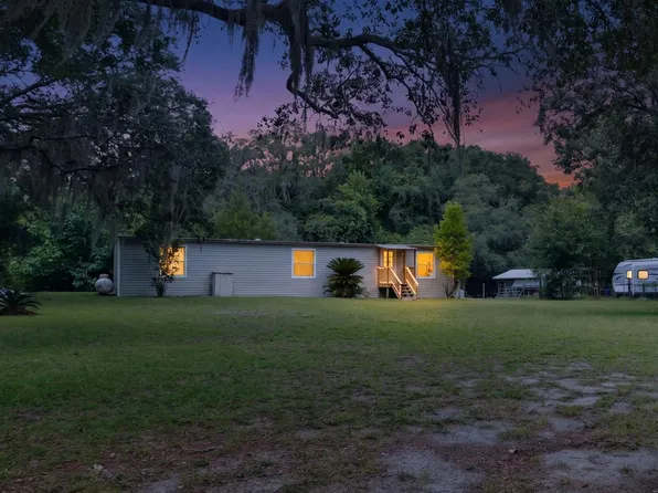 17416 NW 89th Ter, Fanning Springs, FL 32693
