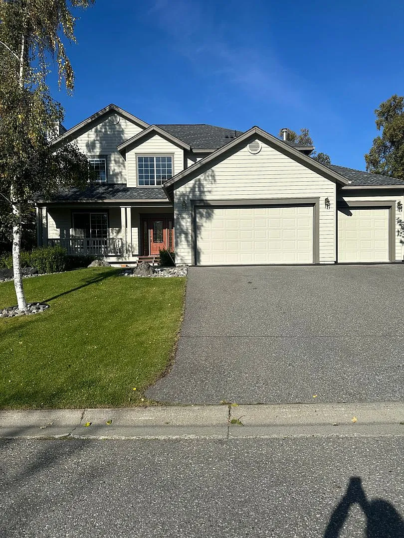 Single Family Home on the Hillside| 5 bed| 3.5BA| 3 Car Heated Garage| Views of inlet and mountains — Photo 1