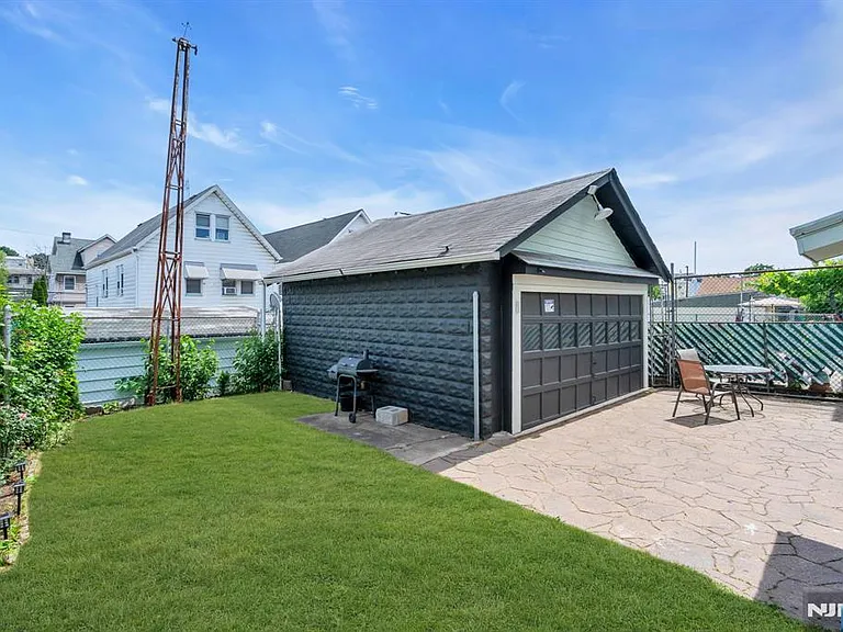 206 Highland Ave — Photo 19