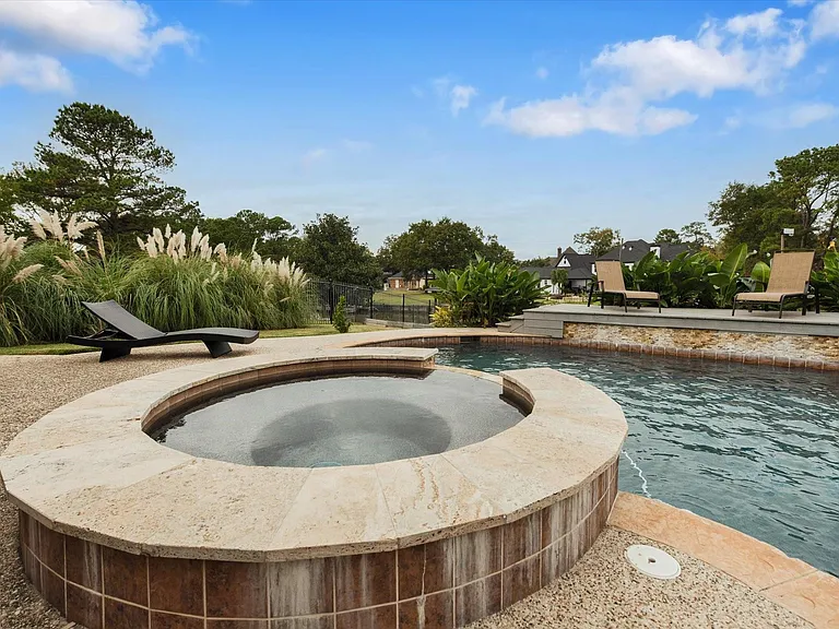 8219 Shoregrove Dr — Photo 25