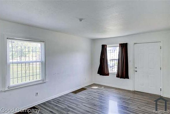 2nd image of 20131 Concord St