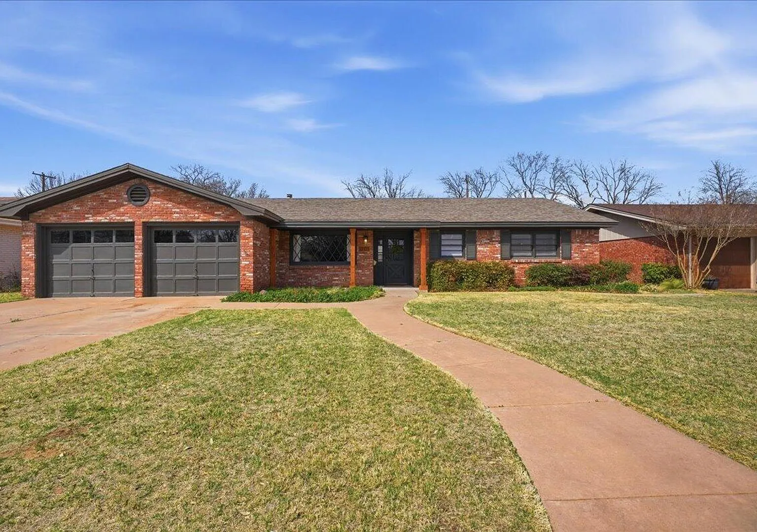Charming one-of-a-kind 4 Bedroom Home — Photo 1
