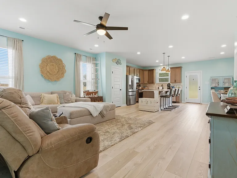 221 Willie Sanders Dr — Photo 5