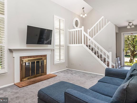 5th image of 22 Fenton Wood Dr